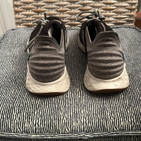 New Balance size 9.5 - Picture 2 of 6